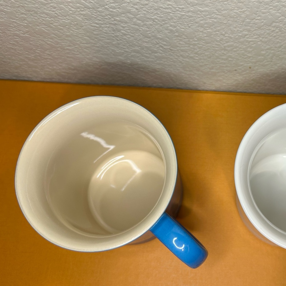 Le Creuset Classic Blue and White Mugs set - Picture 7 of 11
